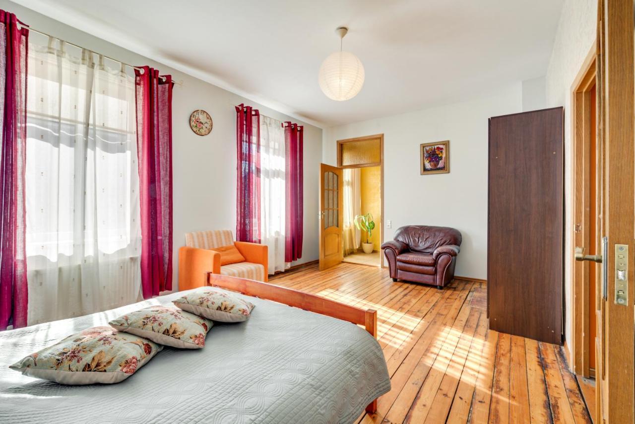 Toma Street Apartments Liepāja Esterno foto